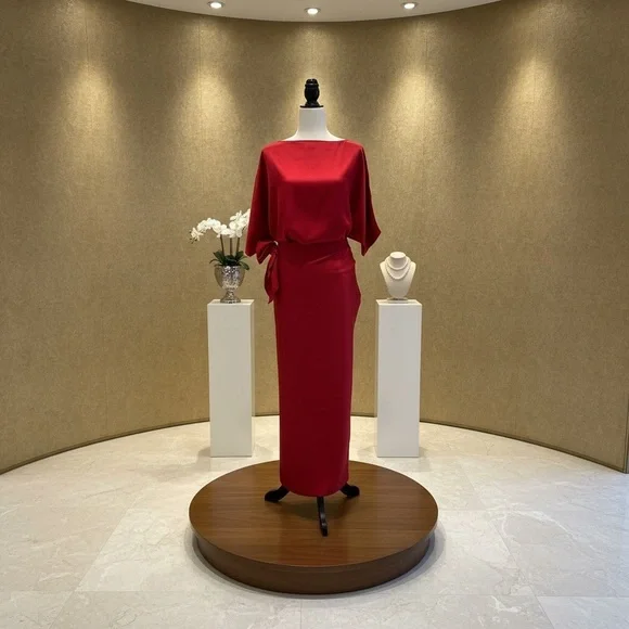 Elegant Brown Dress - Picture 3 of 3